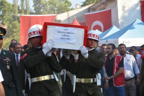 ŞEHİT ER RAMAZAN SARIKAYA TOPRAĞA VERİLDİ