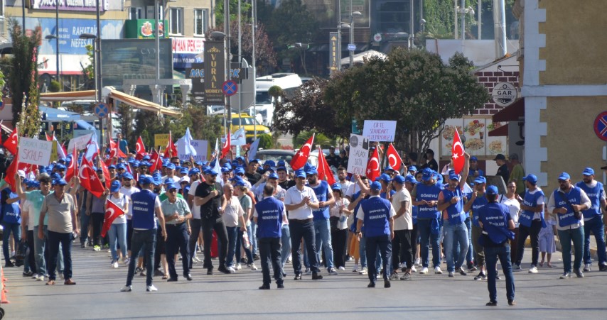 Toplu İş sözleşmelerinden bir sonuç alamayan Eti Maden işçisi eylemlilik