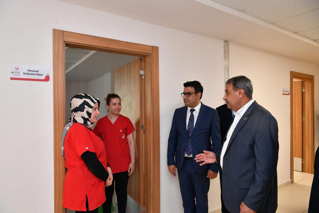 Vali Hasan Şıldak, Bandırma’nın Edincik Mahallesi’nde bulunan Göç İdaresi Balıkesir