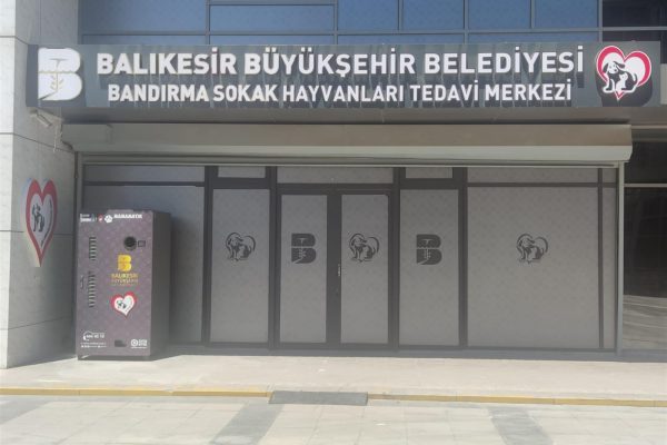 BÜYÜKŞEHİR’DEN BANDIRMA’YA “SOKAK HAYVANLARI TEDAVİ MERKEZİ”
