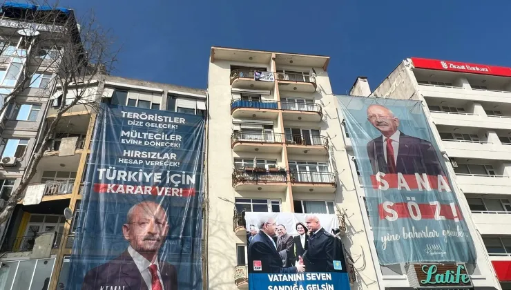 İYİ Parti Balıkesir Milletvekili Turhan Çömez, seçim döneminde Bandırma’da asılan