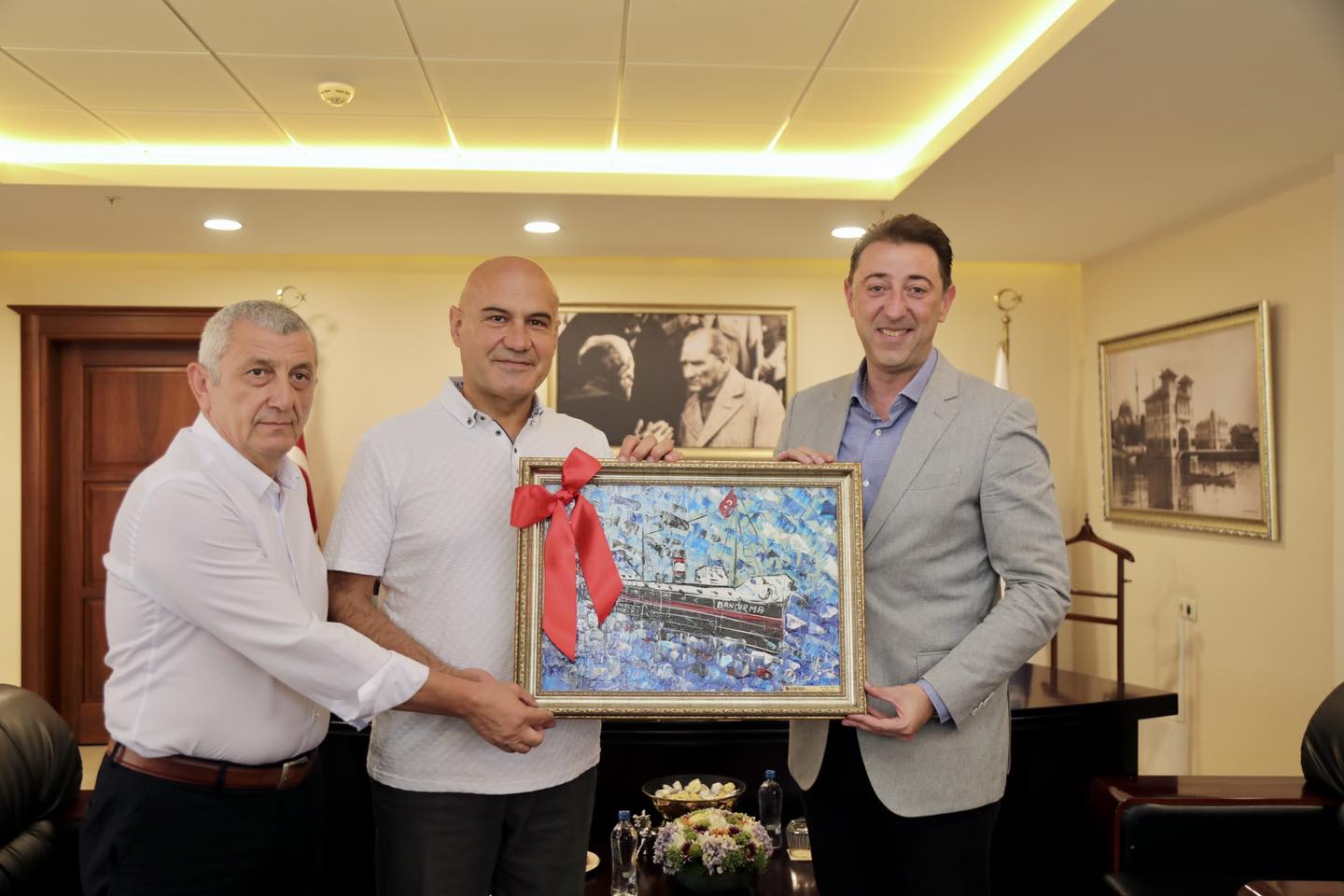 İyi Parti Balıkesir milletvekili Turhan Çömez Bandırma Belediye Başkanı Tolga
