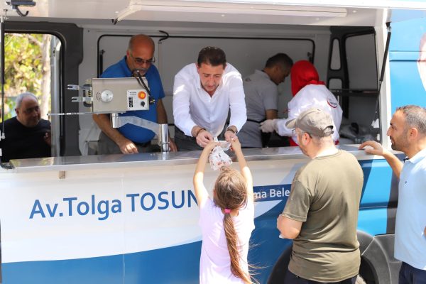 BANDIRMA BELEDİYESİNDEN AŞURE İKRAMI