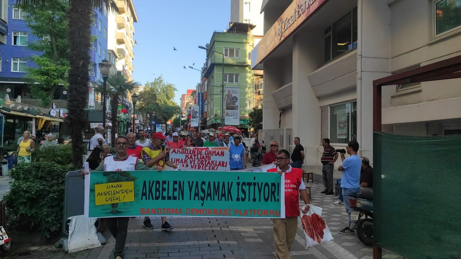 Kentimizde bir çok sendika, dernek ve siyasi parti ile bir