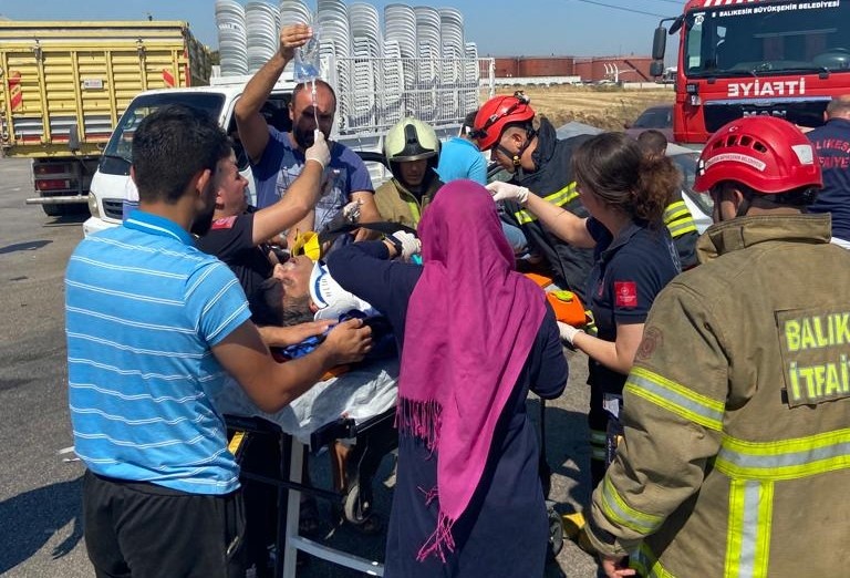 Bandırma  Balıkesir karayolunda trafik kazasında 1 kişi yaralandı. Edinilen bilgiye göre,