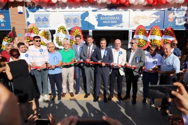 BANDIRMA BELEDİYESİ SOSYAL MARKET AÇTI