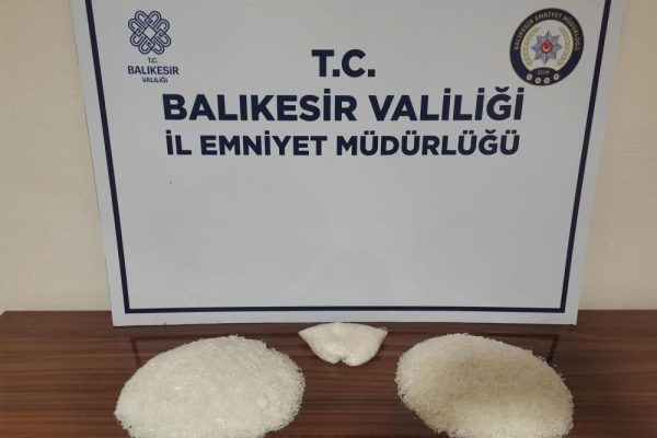 ARANAN ARAÇTAN 2 KİLO UYUŞTURUCU ÇIKTI