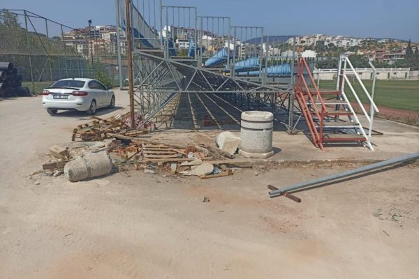 ERDEK STADI ŞANTİYEYE DÖNDÜ