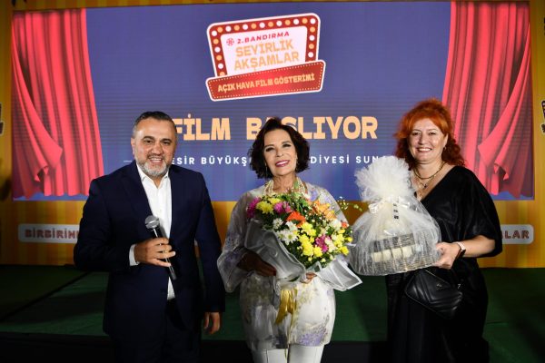 SEYİRLİK AKŞAMLAR YOĞUN İLGİ GÖRDÜ