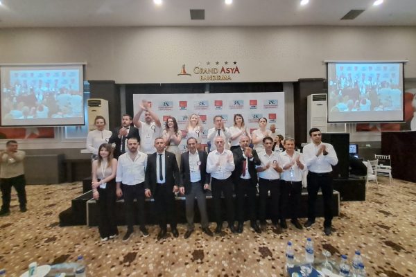 CHP’DE KAZANAN MEHMET ATAK VE EKİBİ OLDU