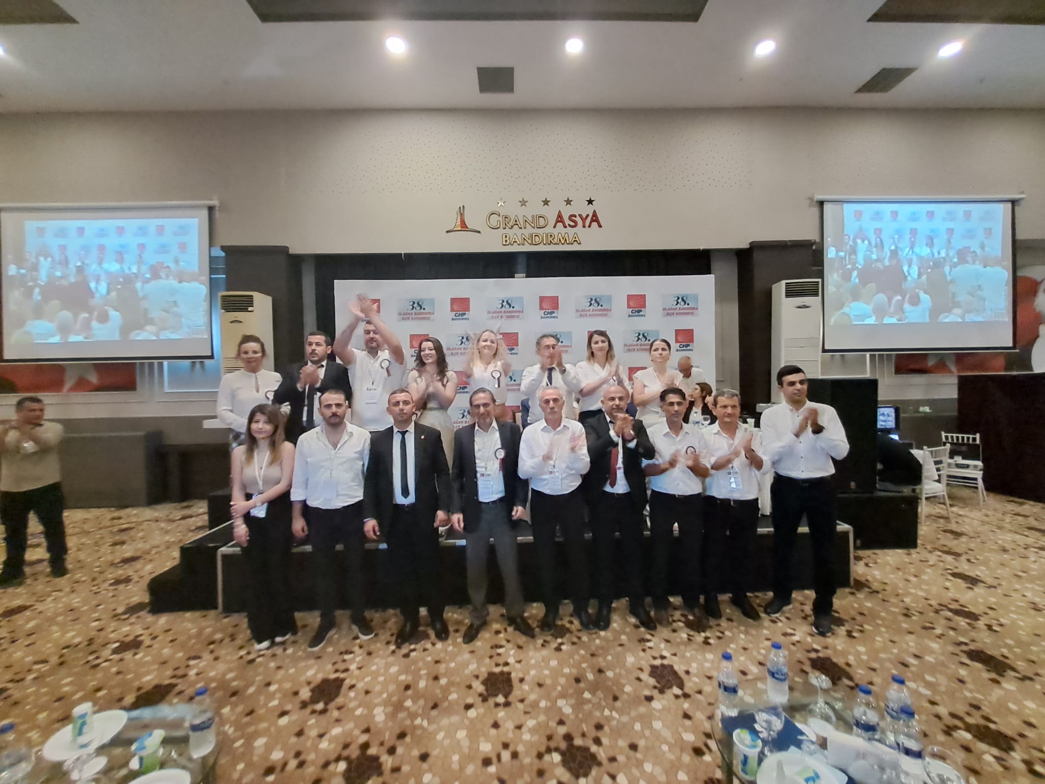 CHP Bandırma İlçe Kongresinde beyaz listeyle seçimlere giren Mehmet Atak
