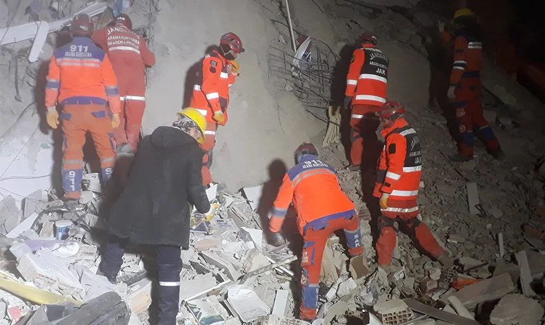 17 Ağustos 1999 yılında 7,4 büyüklüğünde 45 saniye süren Marmara