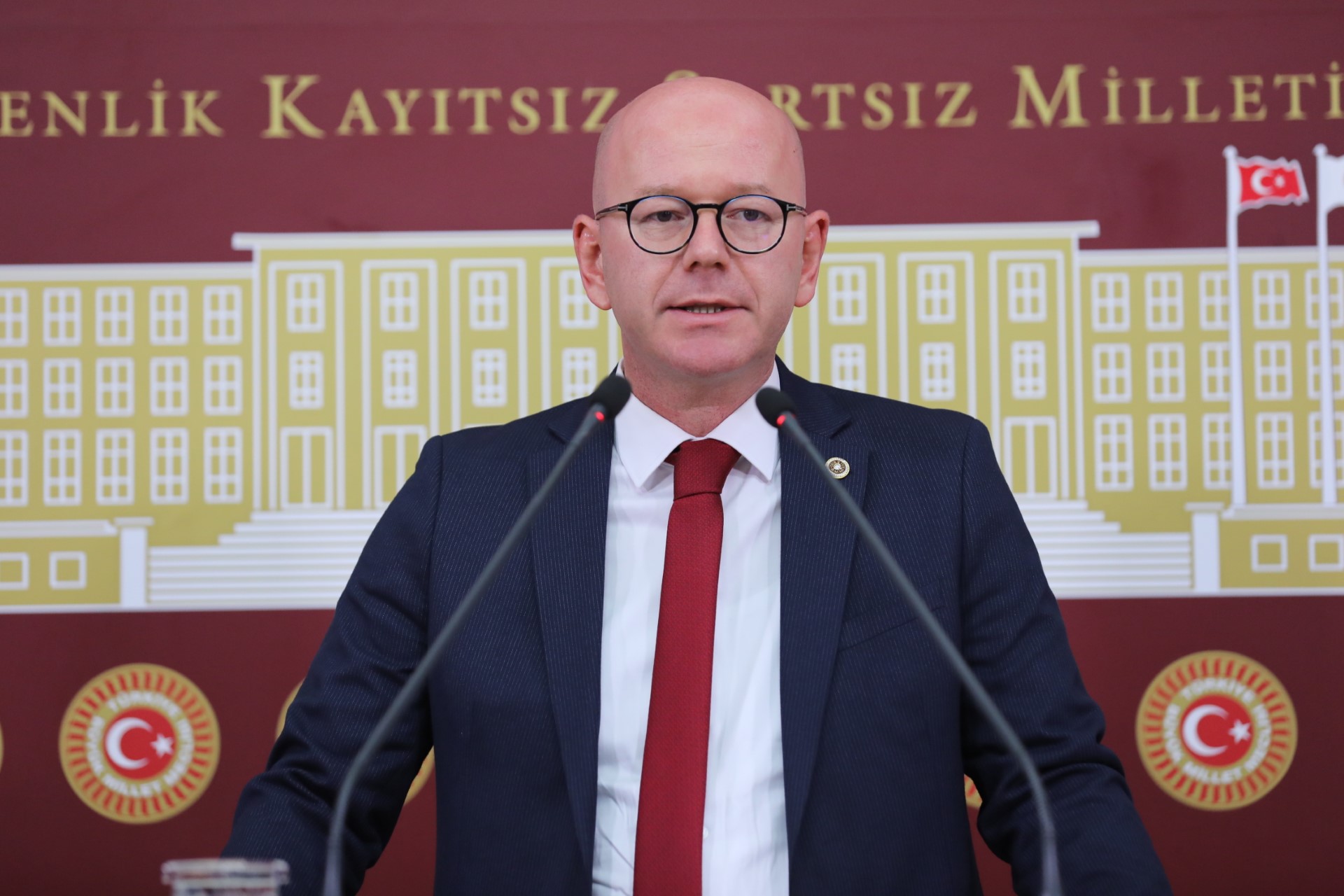 Sarayın günlük harcamasının 15 milyon lira olduğunu hatırlatan CHP’li Serkan