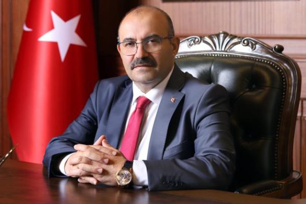 BALIKESİR’İN YENİ VALİSİ USTAOĞLU OLDU