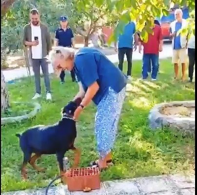 TİNA İLE ANGELA KAVUŞTU