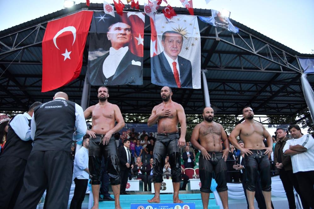 Balıkesir Büyükşehir Belediyesi ve Karesi Belediyesi tarafından ‘Cihan Pehlivanı’ Kurtdereli Mehmet