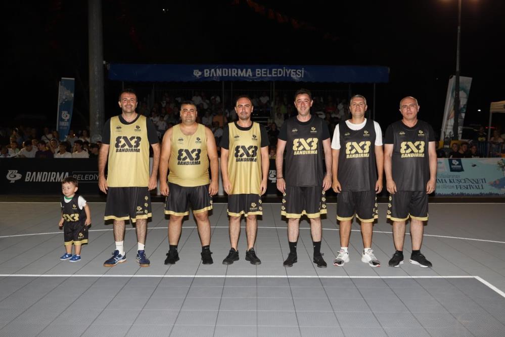 Bandırma’da İkincisi gerçekleştirilen 3×3 Uluslararası Basketbol Turnuvası kıran kırana maçlar