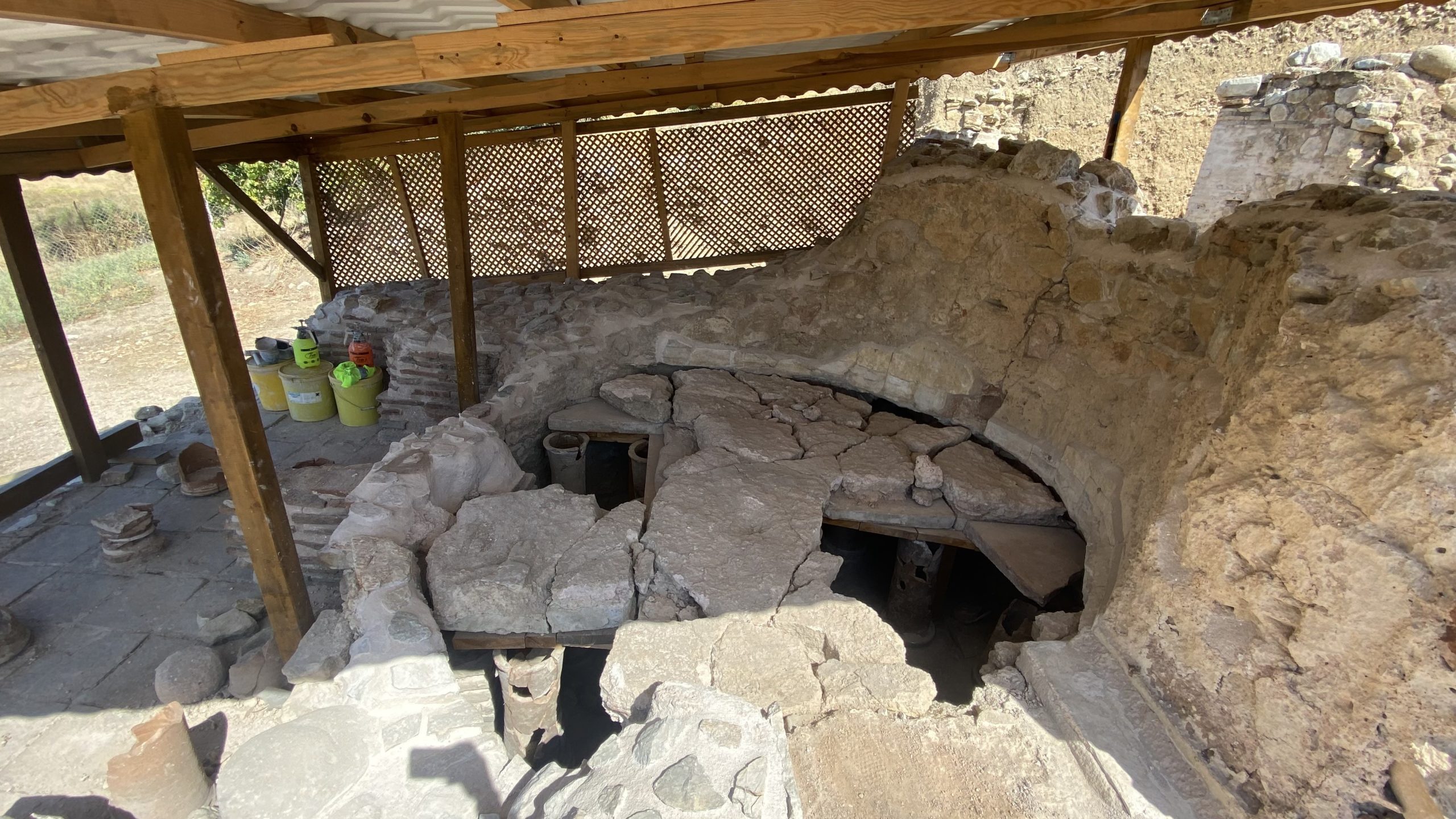Çanakkale Biga ilçesine bağlı Kemer köyünde 2 bin 700 yıllık geçmişe sahip
