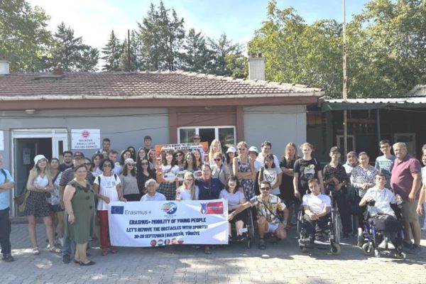 AVRUPA’NIN 4 ÜLKESİNDEN GELEN ENGELLİLER BALIKESİR’DE BULUŞTU