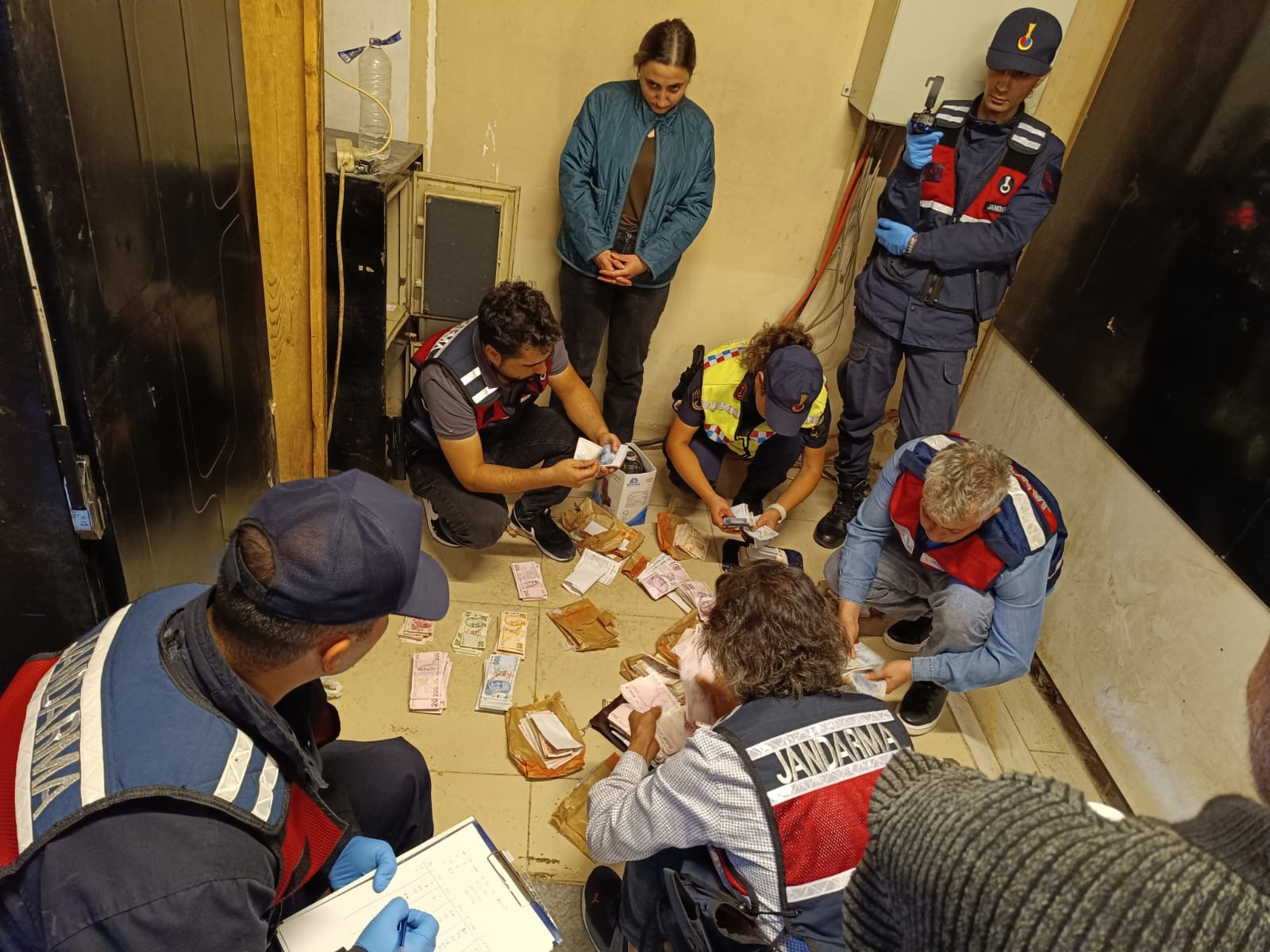 İNEGÖL TERKİNLER ÇETESİ ÇÖKERTİLDİ İçişleri Bakanı Ali Yerlikaya, Bursa İl Jandarma Komutanlığı ve Jandarma