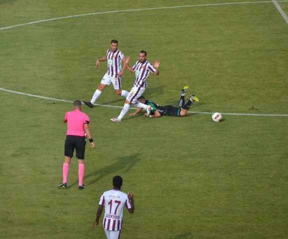 BANDIRMASPOR:  3    SAKARYASPOR: 1 HAKEMLER: Kutluhan Bilgiç ***, Mumcu