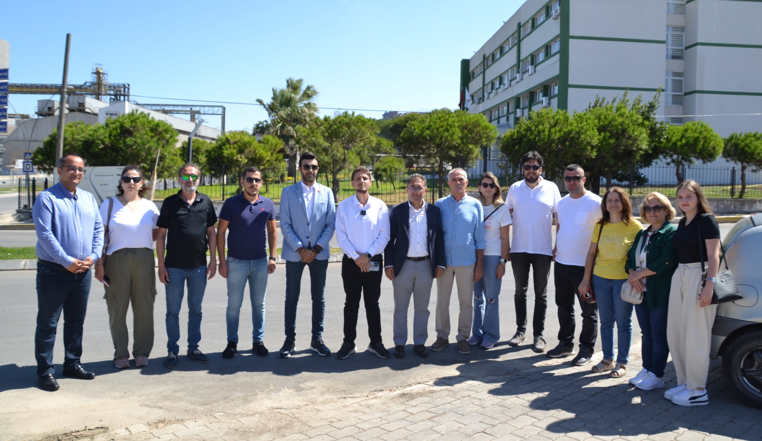 Türkiye Ziraatçılar Derneği Balıkesir İl Başkanı Burak Uğur TMO önünde