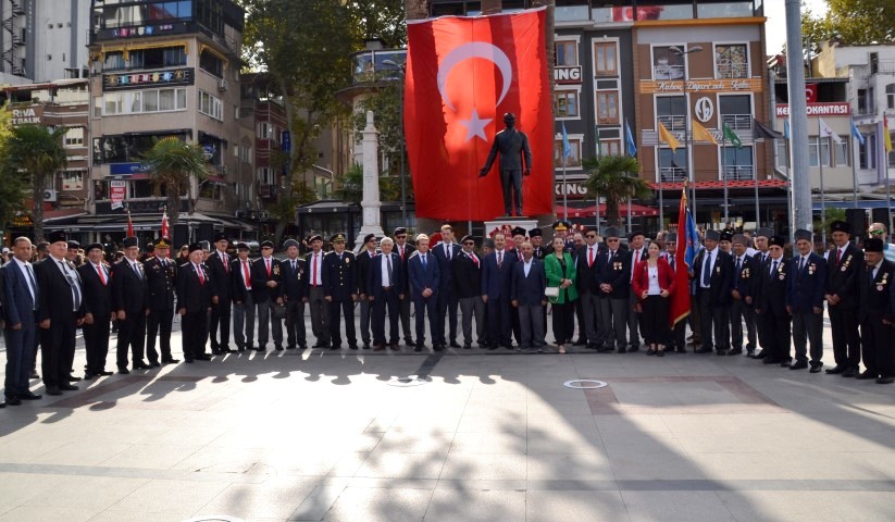   Mustafa Kemal Atatürk’e gazilik unvanının verilmesi dolayısıyla ilan edilen