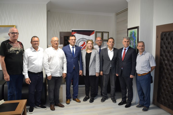 Kurulduğu günden bu yana Bandırma eğitimine büyük katkılar yapan Bandırma