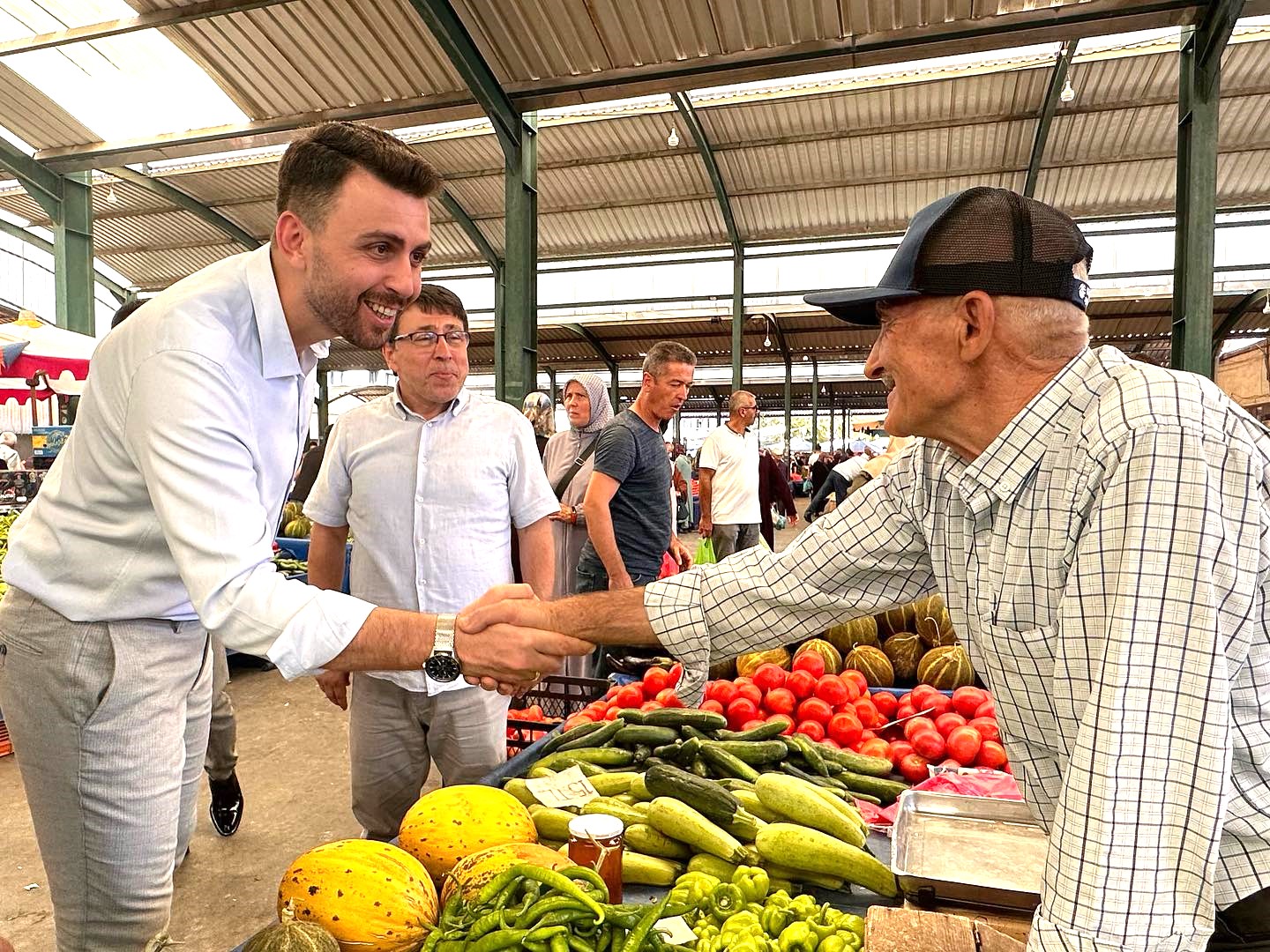 Balıkesir’in en genç Milletvekili AK Partili Ali Taylan Öztaylan, aktif