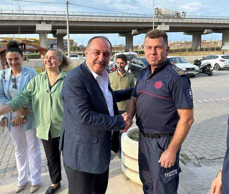İtfaiye Haftası nedeniyle MHP Bandırma İlçe Başkanı Bekir Bozkurt, Balıkesir