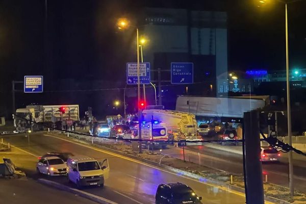 TIRLARIN IŞIK ANLAŞMAZLIĞI KAZAYA SEBEP OLDU