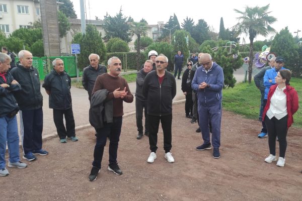 MAHALLE SAKİNLERİNDEN BAZ İSTASYONU TEPKİSİ
