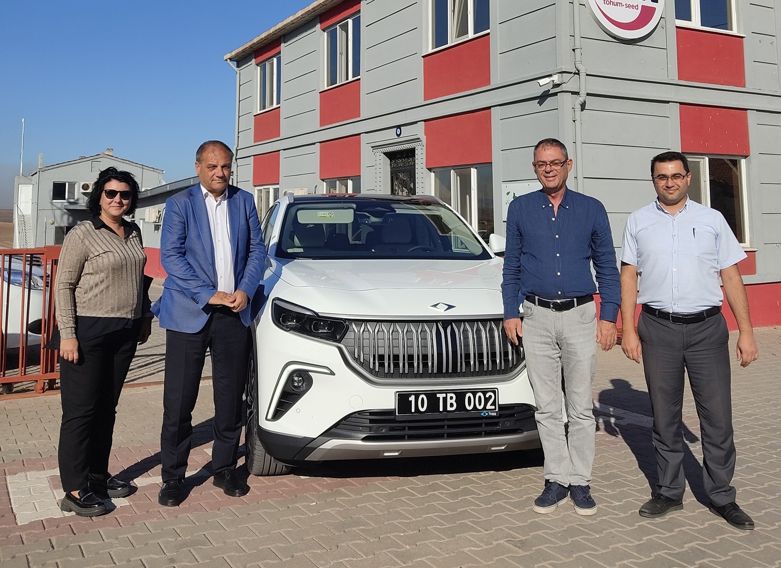Türkiye’nin ilk yerli otomobili TOGG aracı Bandırma Ticaret Borsası’na teslim