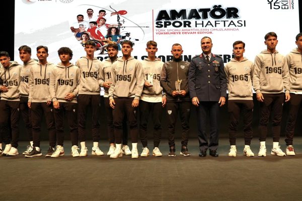 TEKSÜT BANDIRMASPOR’A BÜYÜK ONUR