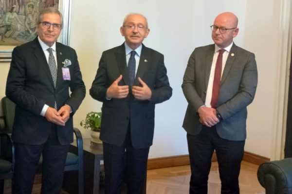BANDIRMA’DA YEREL SİYASET ISINIYOR… MİRZA, KILIÇDAROĞLU İLE GÖRÜŞTÜ