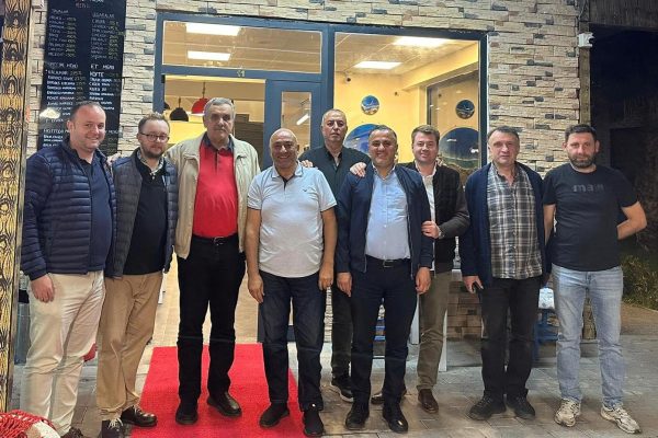 ÖZTAYLAN İLE DOĞAN YEMEKTE BİR ARAYA GELDİLER