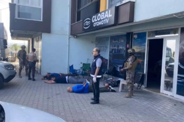 GÖNEN’DE OPERASYON 3 KİŞİ YAKALANDI