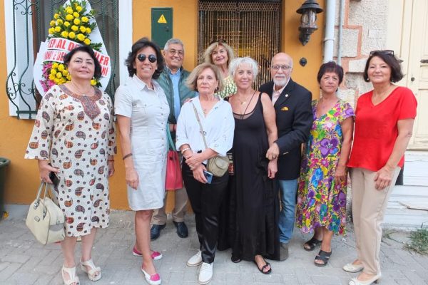 KAYBETTİĞİ OĞLU ANISINA SANAT EVİ KURDU