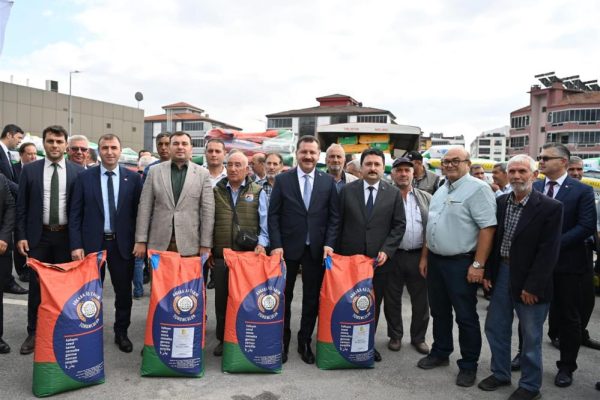 BÜYÜKŞEHİRDEN SÜT ÜRETİCİYE SÜT OTU TOHUMU DESTEĞİ