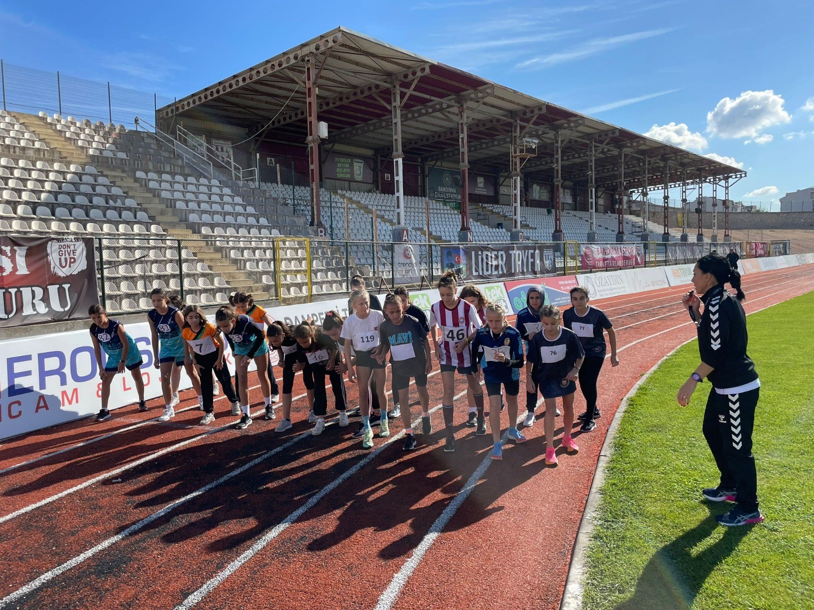 100. YIL YARIŞLARINA 247 SPORCU KATILDI Cumhuriyet’in 100. yıl dönümü kutlama etkinlikleri kapsamında Bandırma Gençlik Hizmetleri