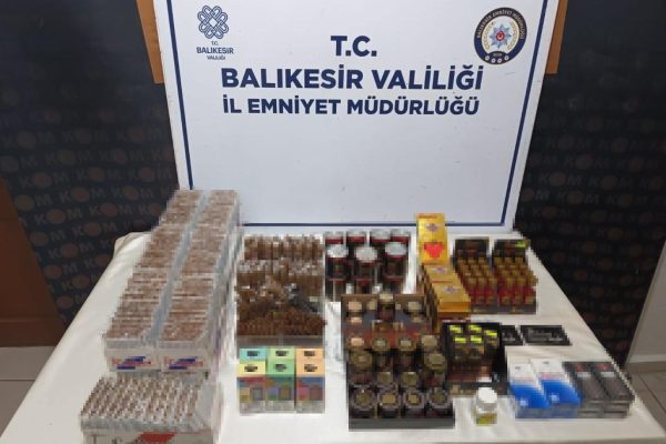 UYUŞTURUCU VE KAÇAKÇILIK OPERASYONUNDA 50 GÖZALTI