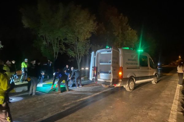 MOTOSİKLETİN ÇARPTIĞI KADIN HAYATINI KAYBETTİ