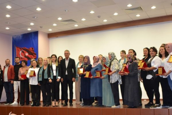 CUMHURİYET KADINLARI CENNET KUŞLARI BELGESELİ GÖSTERİMİ YAPILDI