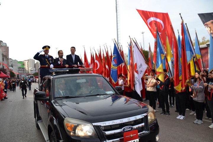 Cumhuriyetin 100. yılı Bandırma’da coşkuyla kutlanmaya devam ediyor. 28 Ekim