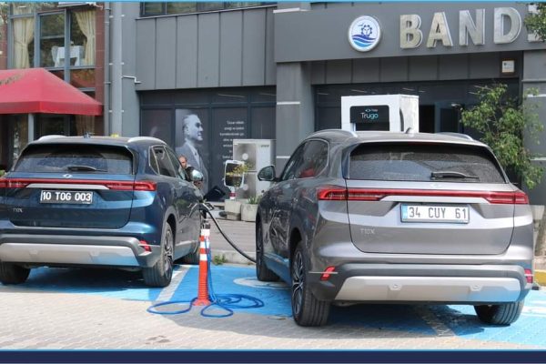 TRUGO ELEKTRİKLİ OTOMOBİL ŞARJ İSTASYONUNUNA YOĞUN İLGİ