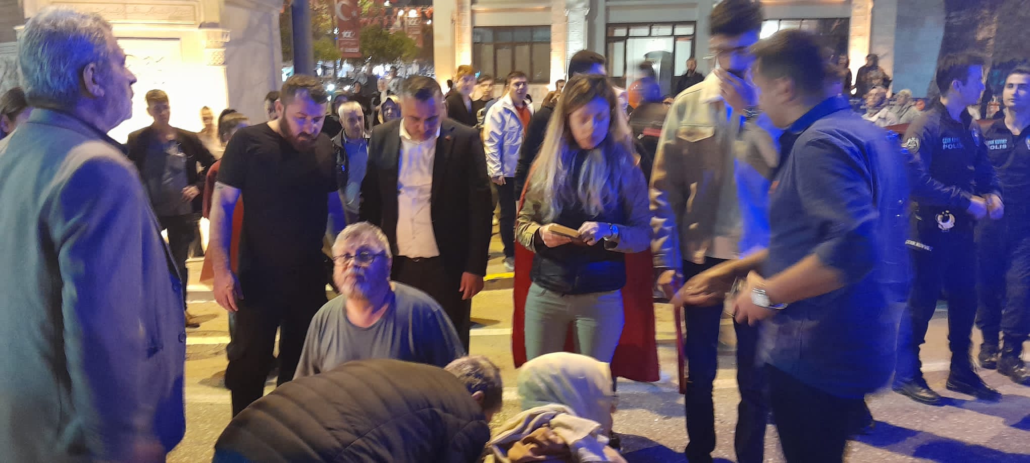 Bandırma Haydar çavuş Camisi önünde meydana gelen trafik kazasında bir