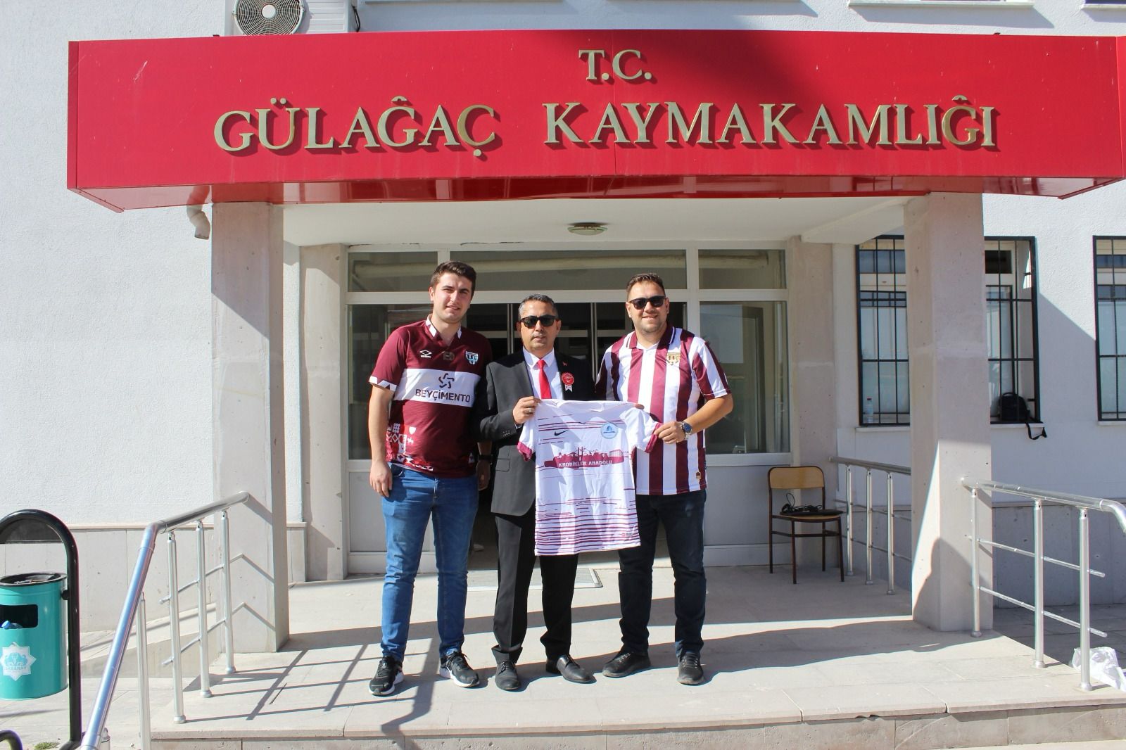Teksüt Bandırmaspor’un Anadolu Kronikler Taraftar Grubu Cumhuriyetin 100. Yılında Cumhuriyet