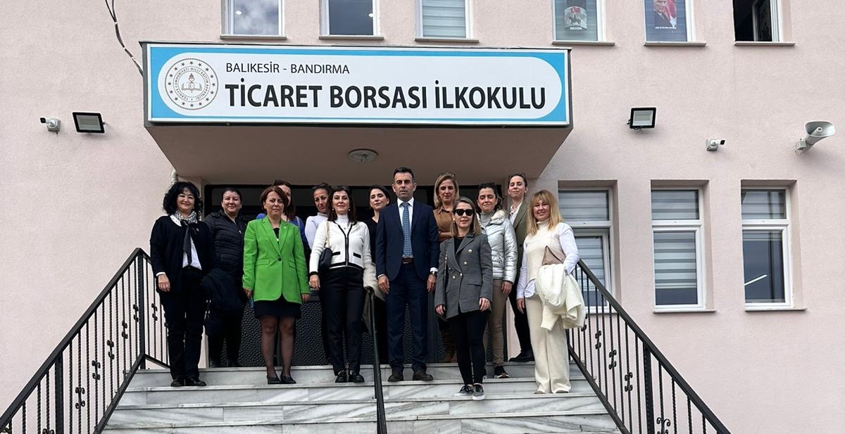 Ticaret Borsası Kadın Girişimciler Kurulu 24 Kasım Öğretmenler Gününde öğretmenleri