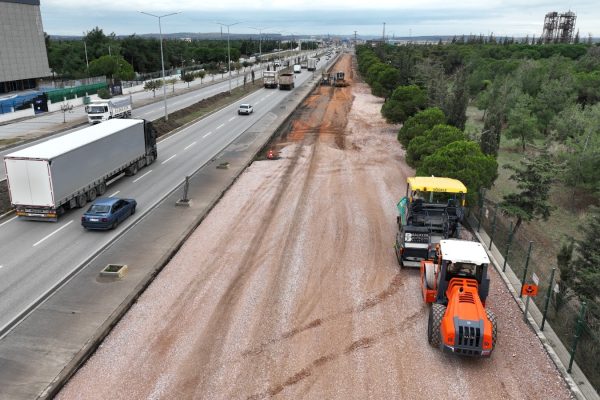 BÜYÜKŞEHİR BANDIRMA’NIN ARAÇ TRAFİĞİNİ RAHATLATIYOR