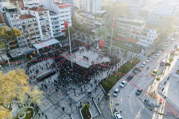 BANDIRMA BÜYÜK ÖNDER’İNİ HASRETLE ve MİNNETLE ANDI